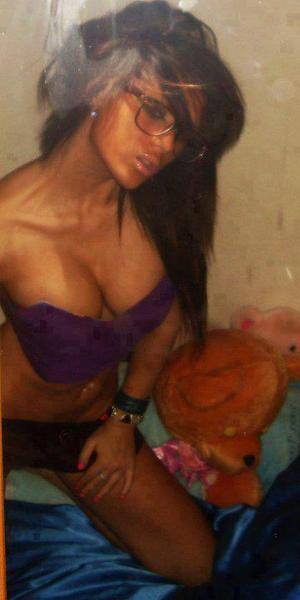 Sheila (26) in West Virginia | Casual Dating with Older Men