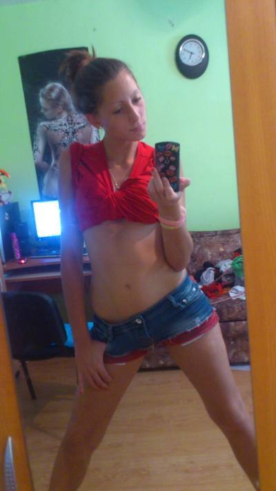Gloria, 23 in New York | Casual Dating and Private Chat
