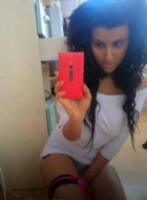 Connect with Alondra (19) in Washington | Adult Dating
