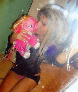 Gwendolyn, 19 | Florida Casual Dating for Mature Men