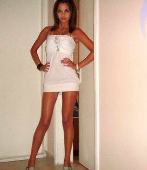 Tyler, 23 in Oregon | Younger Adult Woman, Older Men