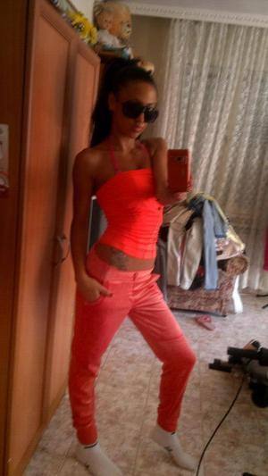 Meet Paula (19) from Alberta | DTF Tonight