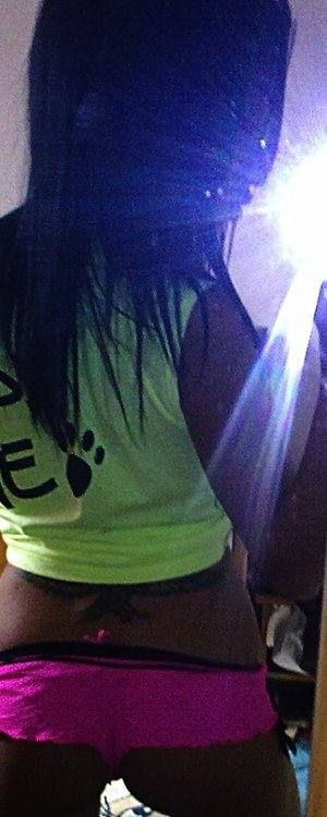 Aliza (26) in Ontario | Fast Casual Dating