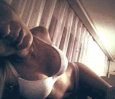 Adriana (28) in Ontario | Fast Casual Dating