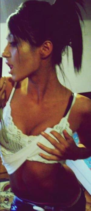 Aleena, 22 from Wisconsin | Local No-Strings Connection