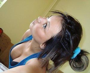 Aleshia from Kansas is interested in nsa sex with a nice, young man