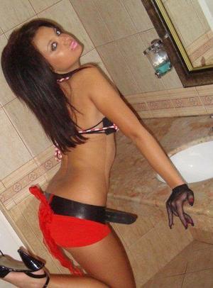 Melani from North Pole, Alaska is looking for adult webcam chat