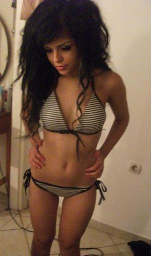 Voncile from Castle Creek, New York is looking for adult webcam chat