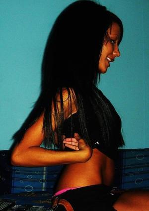 Claris from Riverside, Rhode Island is looking for adult webcam chat