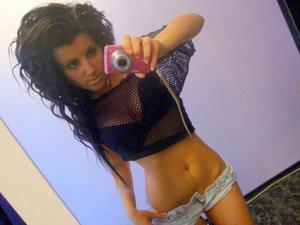 Dusti from Tennessee is looking for adult webcam chat