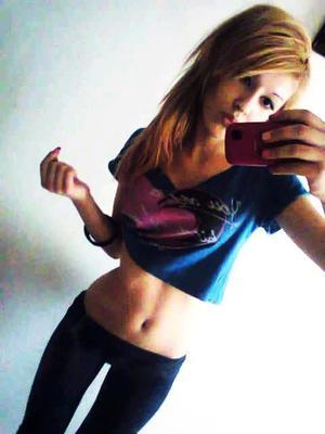 Claretha from Fernley, Nevada is looking for adult webcam chat