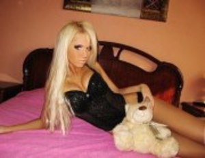 Liane from Petersburg, Kentucky is looking for adult webcam chat