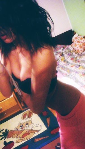 Jacklyn from Waverly, Kansas is looking for adult webcam chat