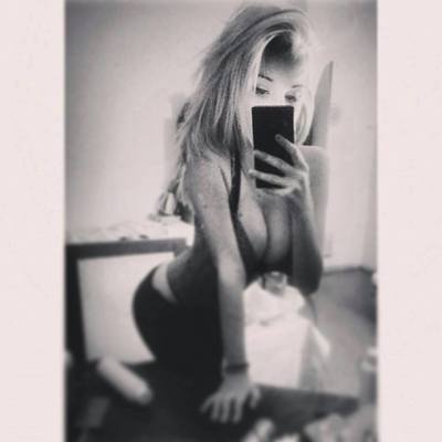 Oralee from White River Junction, Vermont is looking for adult webcam chat