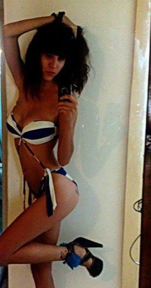 Vicenta from Belmont, Wisconsin is looking for adult webcam chat