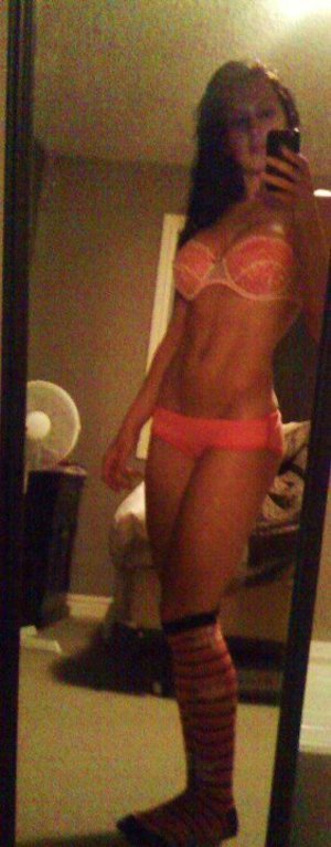 Lita from Bonner West Riverside, Montana is looking for adult webcam chat
