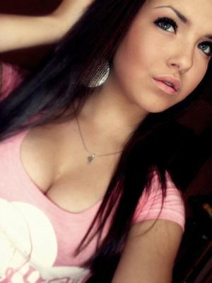 Corazon from East Spencer, North Carolina is looking for adult webcam chat