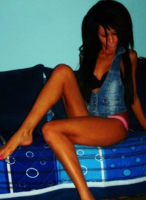 Valene from Osburn, Idaho is looking for adult webcam chat